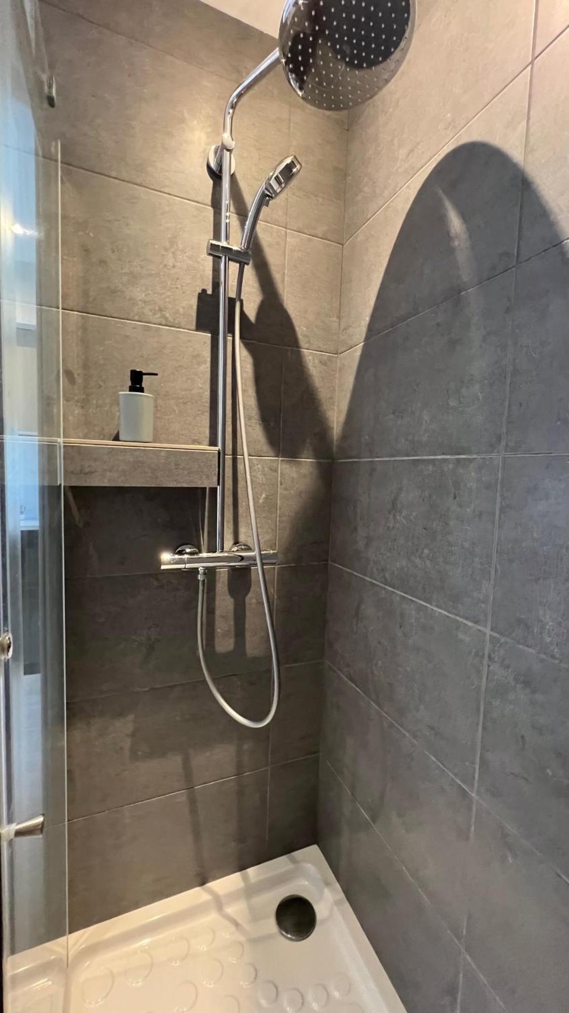 Studio Piscine Partagee Parking Securise Saint-Yrieix-sur-Charente Ngoại thất bức ảnh